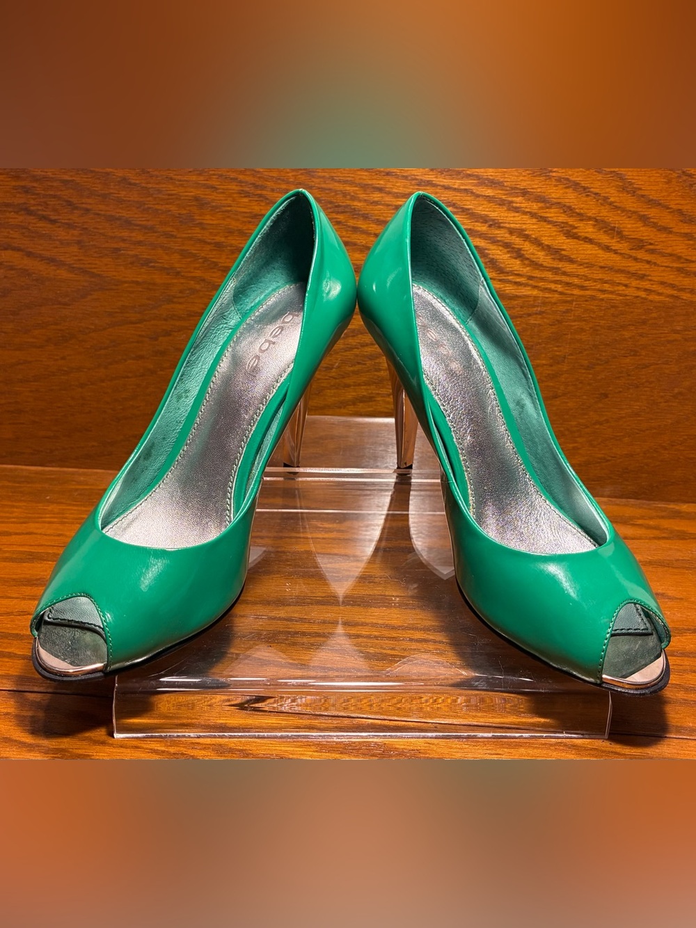 bebe Emerald Green Patent Leather Metallic Silver Stiletto Peep Toe Heels Size 8